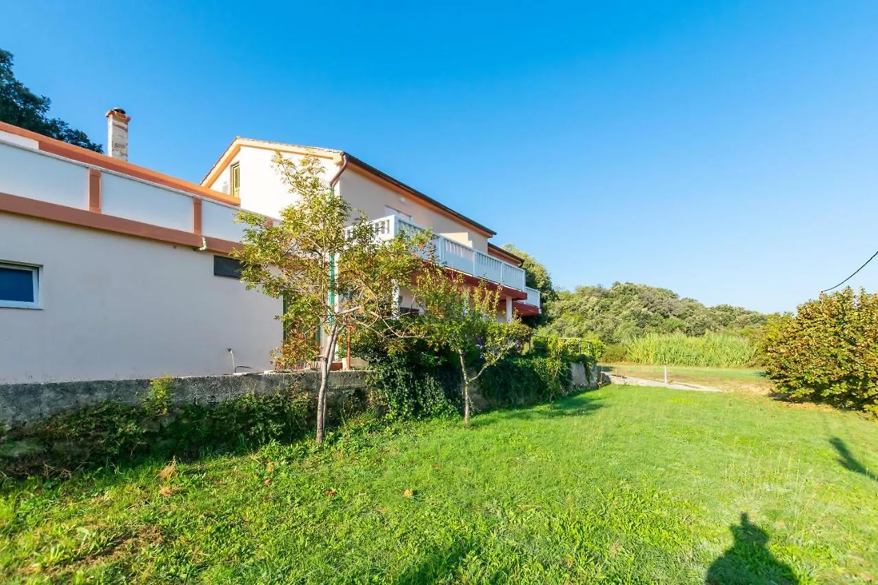 Apartment Slavko R Supetarska Draga 0*,  Croatia